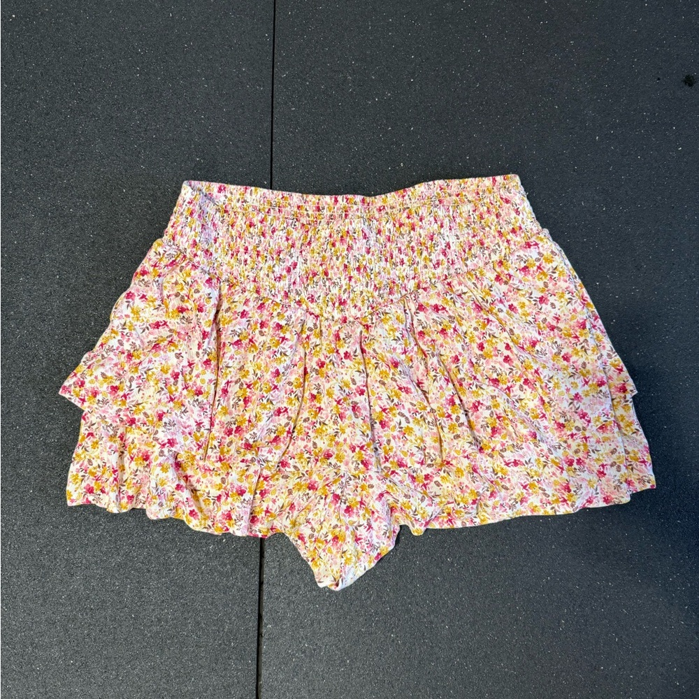 🌸 Torrid Floral Smocked Shorts – Size 2 (18/20) 🌸